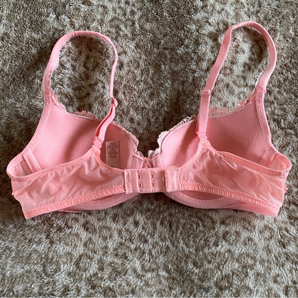 Victoria's Secret Body by Victoria Lightly Lined Lace Demi Bra Size 32B - Picture 4 of 6